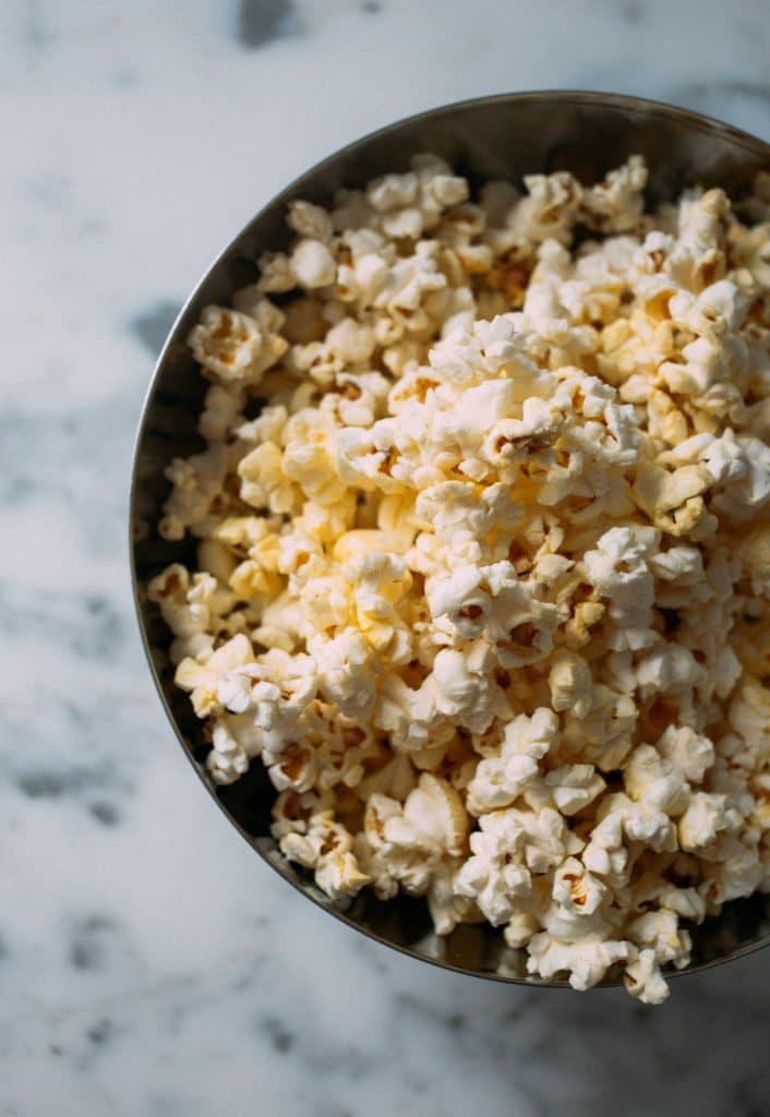 popcorn - one of many plastic-free snack ideas
