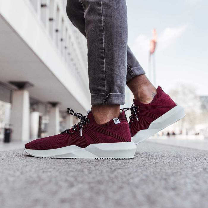 Norm trainers in burgundy