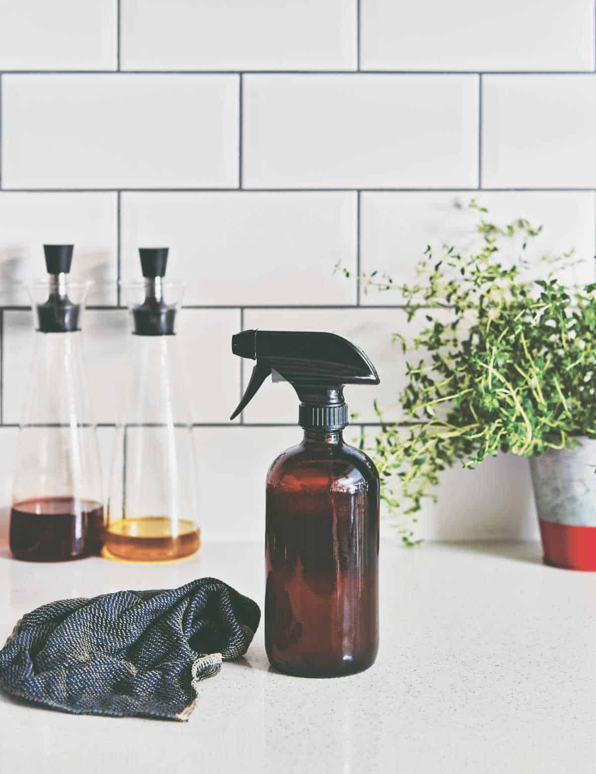 Cleaning With White Vinegar – Everything You Need To Know